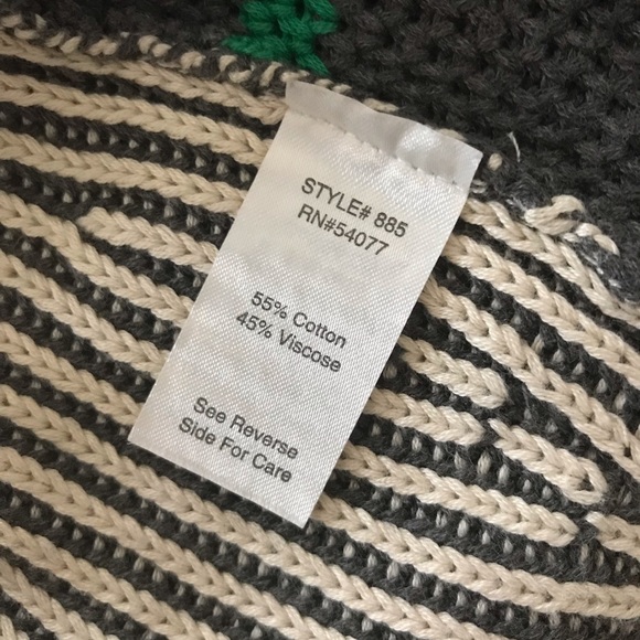 CAbi TRIDENT SLEEVELESS SWEATER - Picture 8 of 8